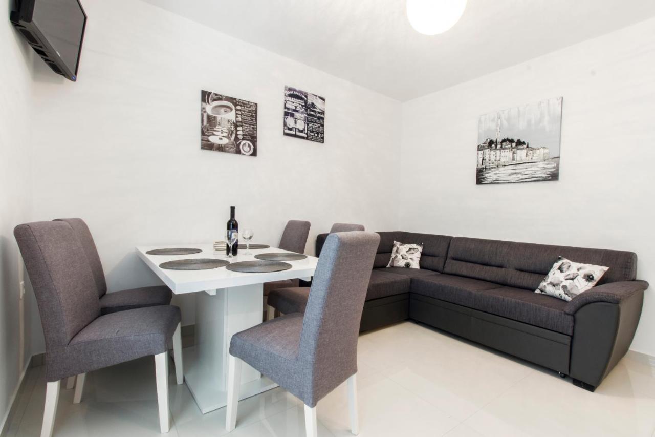 Apartmani Vesna Grebaštica Eksteriør bilde