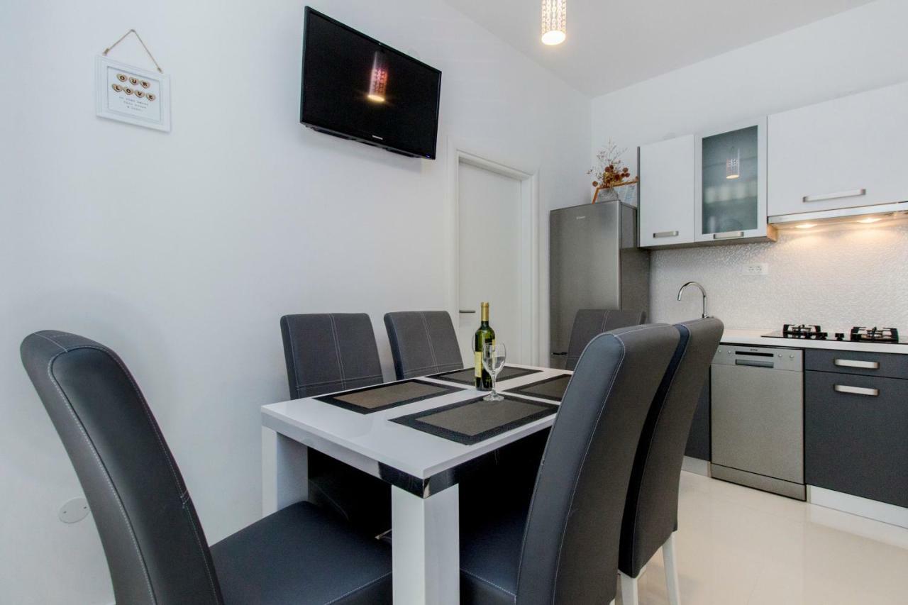 Apartmani Vesna Grebaštica Eksteriør bilde